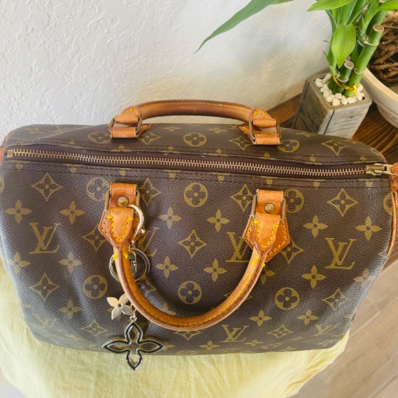 Louis Vuitton Monogram Vintage Speedy 30 w/ LV Lock & Key and Dust Bag - Picture 3 of 16